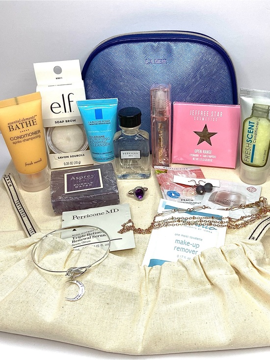 Tory Burch Other - 18 total LA MER Blue Pouch with Assorted Beauty Samples free Tory dust bag